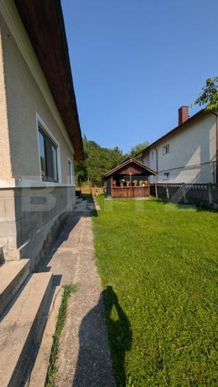Casă individuală cu 3 camere cu Canalizare în Pucioasa