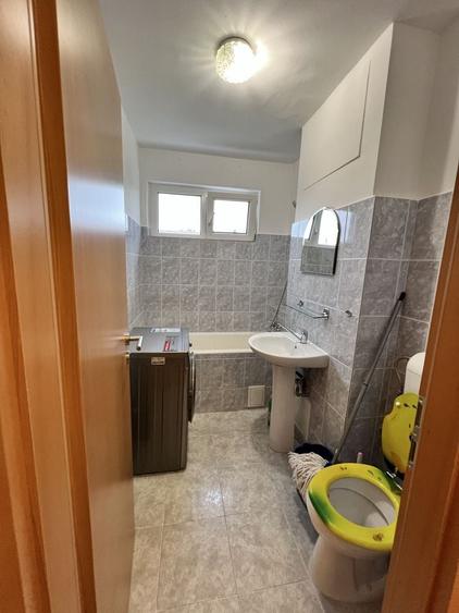 Apartament cu 2 camere semidecomandat în Centrul Civic