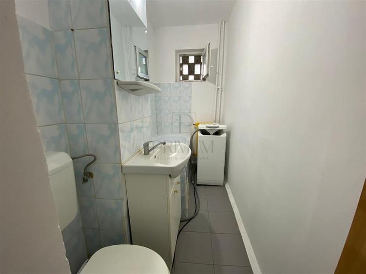 Apartament cu 2 camere semidecomandat, mobilat în Girocului