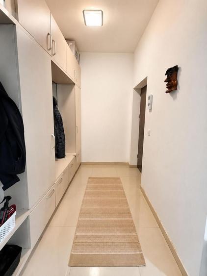 Apartament cu 3 camere decomandat, mobilat în Bucium