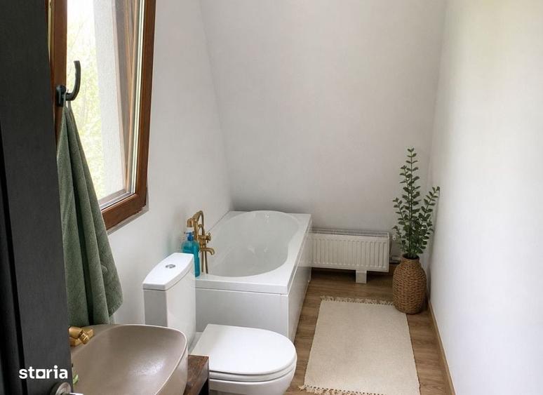 Casă cu 3 camere cu Teren 2100 Mp în Central