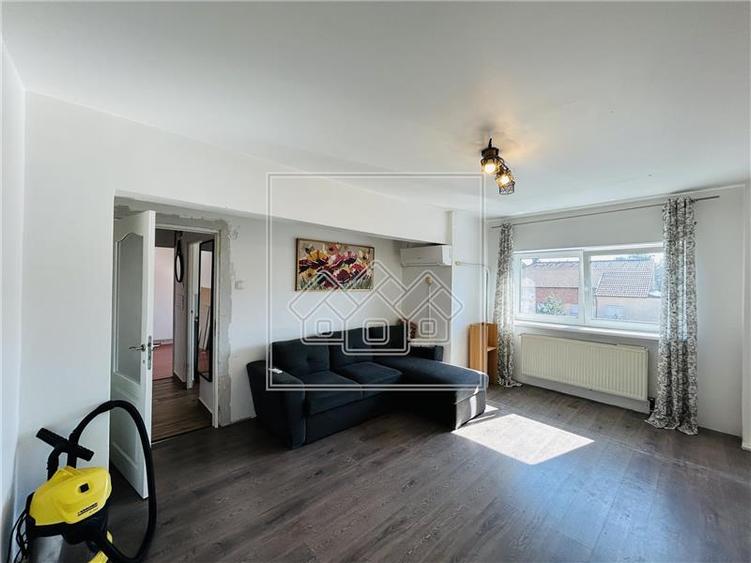 Apartament cu 2 camere decomandat în Ștrand