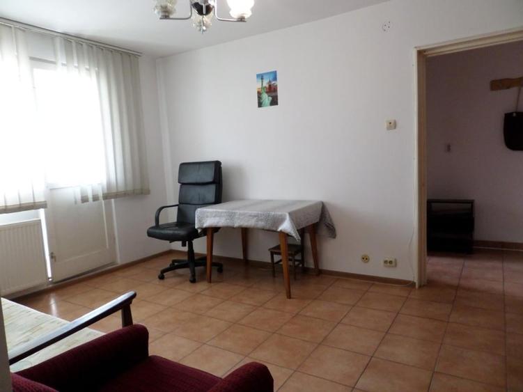 Apartament cu 2 camere semidecomandat în Giurgiului