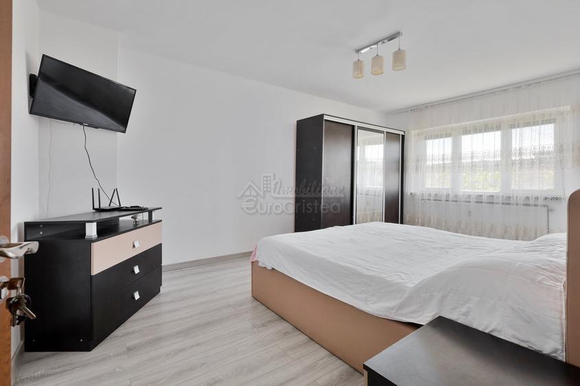 Apartament 3 camere cu vedere spectaculoasă la mare, la doar 100 metri de plajă - 2