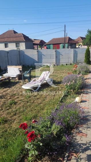 Casă individuală cu 3 camere cu Canalizare în Picleu