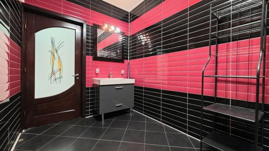 Casă individuală cu 6 camere cu Garaj în Mamaia-Sat