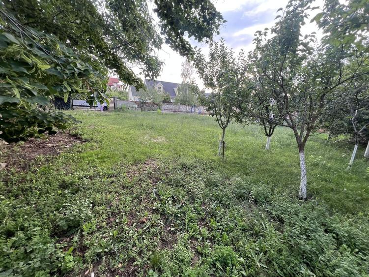 Teren Construcții intravilan de 749.90002441406 mp, în Nord-Est
