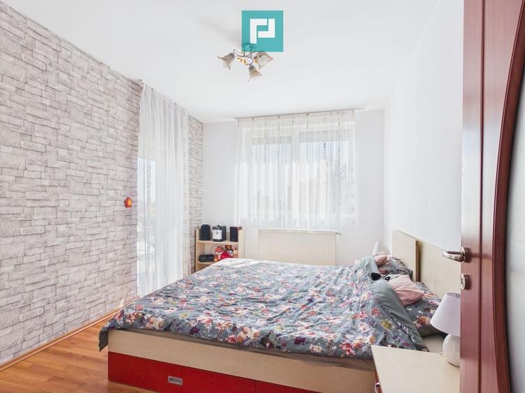 Casă individuală cu 5 camere cu Canalizare în Paleu
