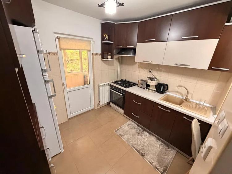 Apartament cu 3 camere decomandat în Obcini