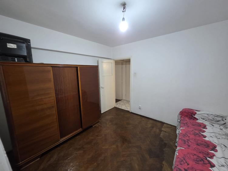 Apartament cu 2 camere semidecomandat, mobilat în Berceni