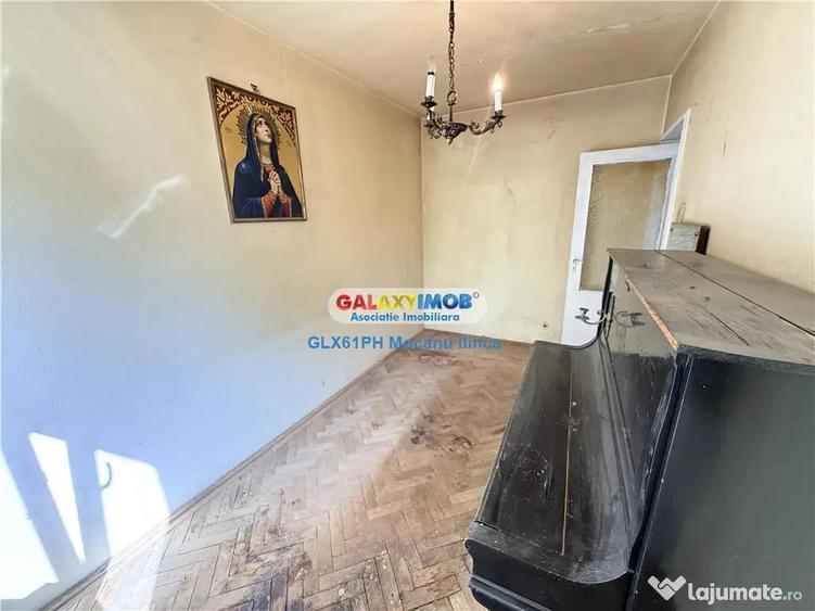 Apartament cu 3 camere semidecomandat în Nord