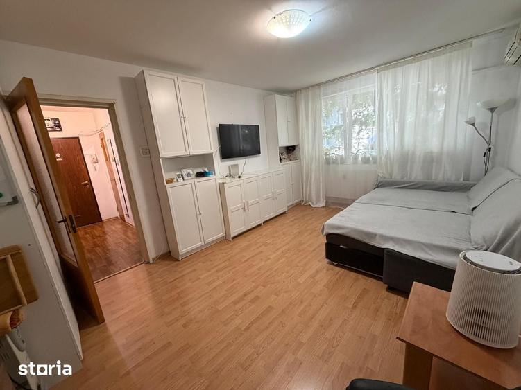 Apartament cu 3 camere decomandat în Drumul Taberei