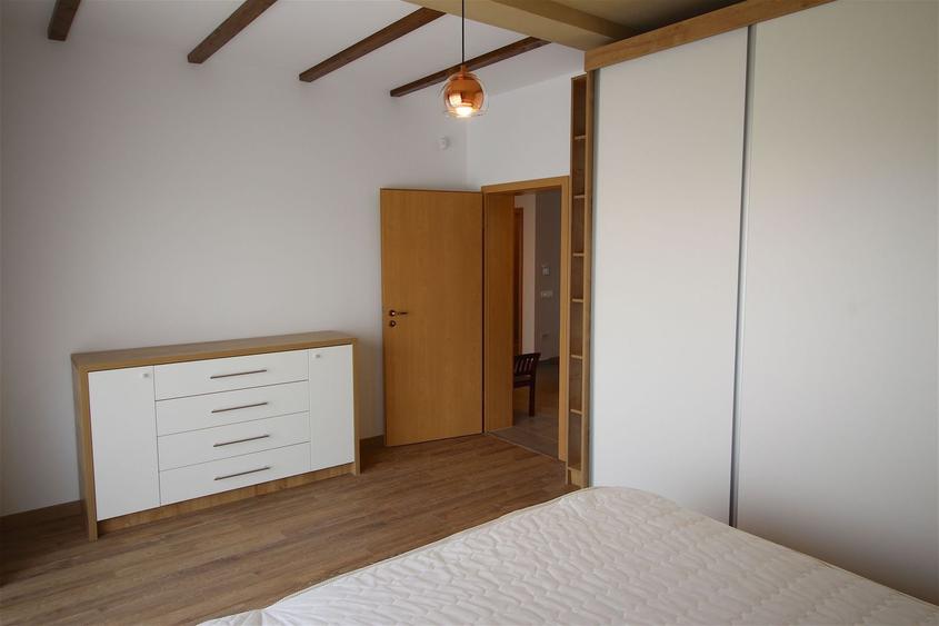 Apartament cu 3 camere decomandat, mobilat în Nord