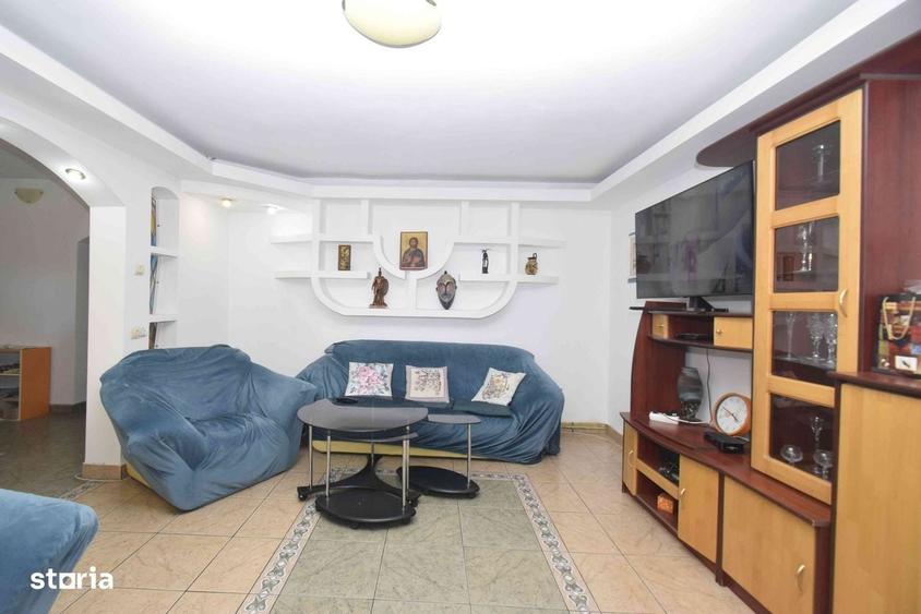 Apartament cu 4 camere decomandat în George Enescu