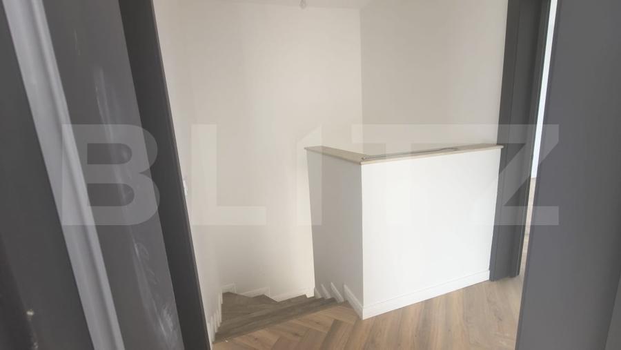 Duplex cu 4 camere cu Canalizare în Bucium