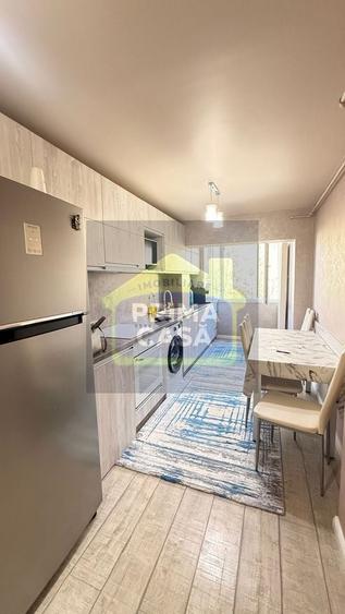 Apartament cu 3 camere decomandat în Hotvon