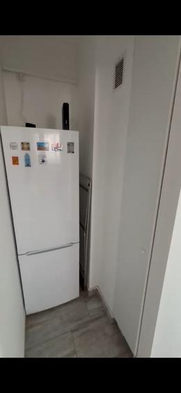 Apartament cu 2 camere decomandat în Medicină