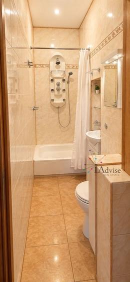 Casă individuală cu 12 camere cu Canalizare în Centrul Civic
