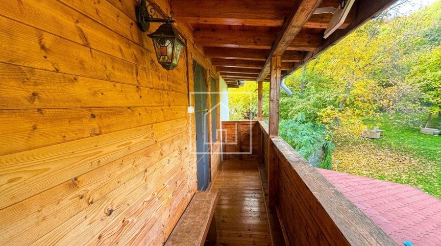 Casă individuală cu 8 camere cu Piscina în Sibiel