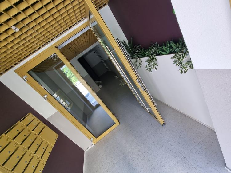 Apartament cu 3 camere decomandat în Faleza Nord