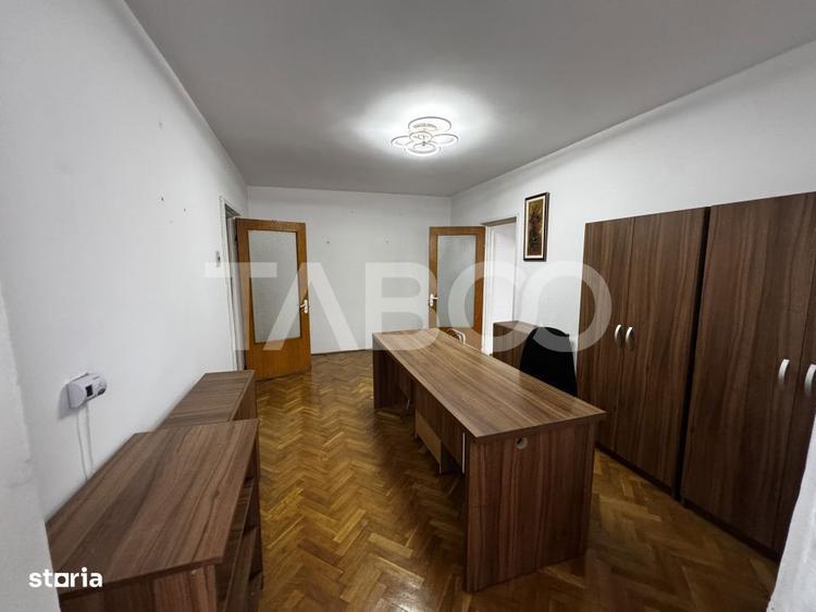 Apartament cu 2 camere semidecomandat, mobilat în Mihai Viteazul
