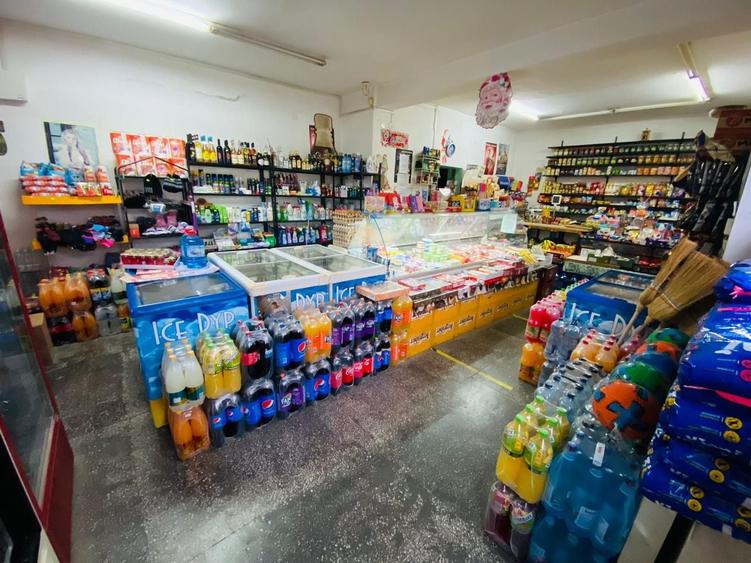 Spațiu comercial, de 100 mp, în Pesac