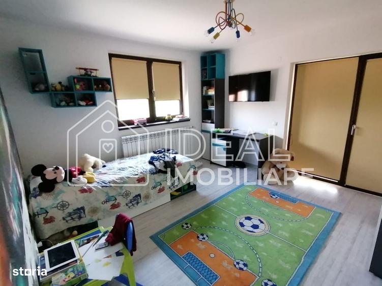 Casă cu 4 camere în Poplaca
