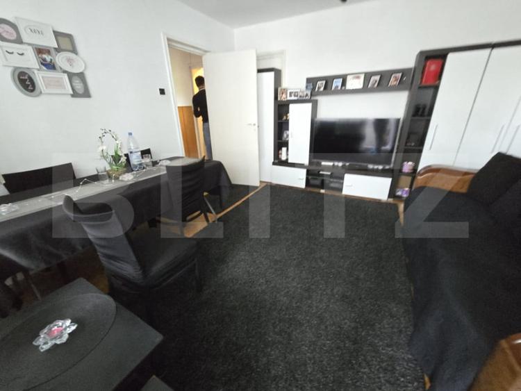 Apartament cu 3 camere decomandat în Tudor