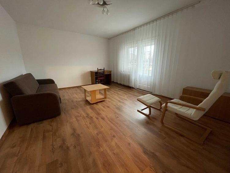 Apartament cu 2 camere decomandat în Plopilor
