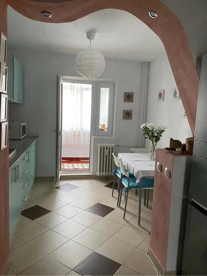Apartament cu 2 camere decomandat în Berceni