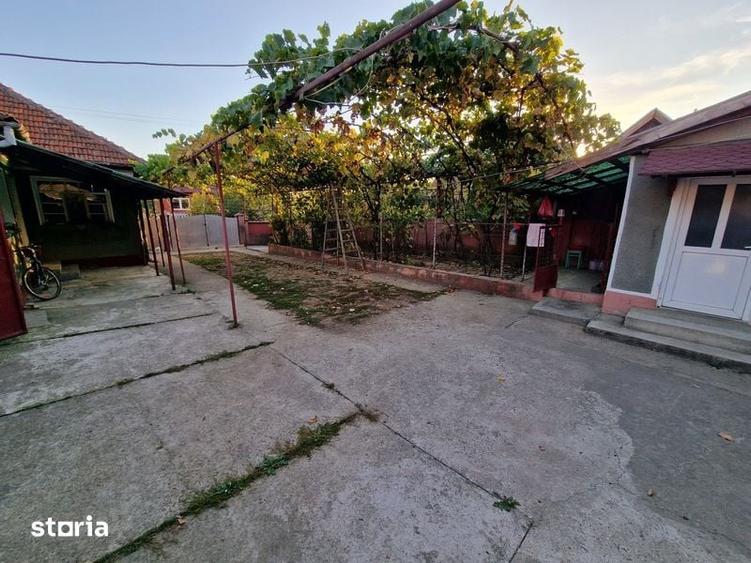 Casă cu 4 camere cu Teren 120 Mp în Saca