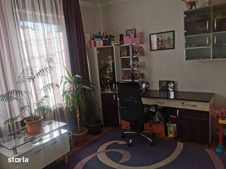 Casă cu 3 camere cu Teren 193 Mp în Central