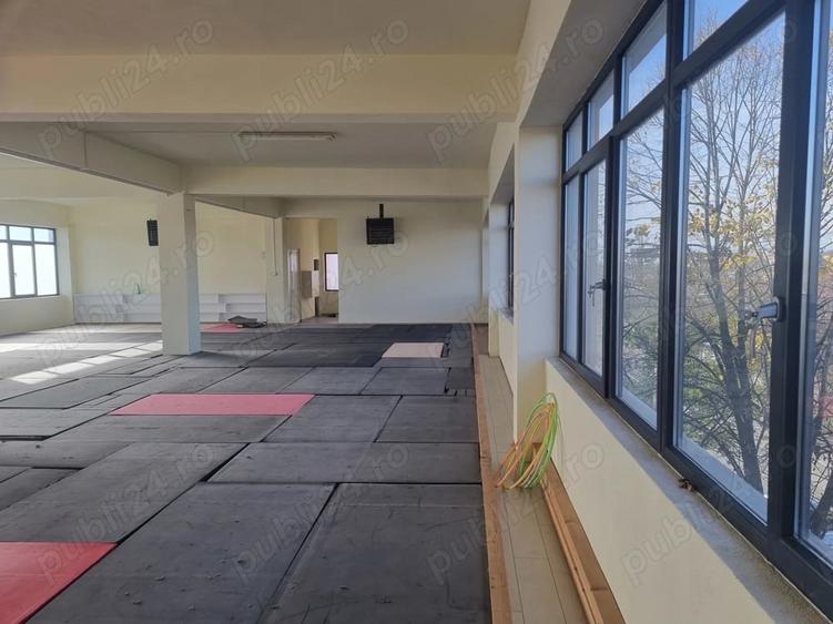 Spațiu comercial, de 210 mp, în Gării