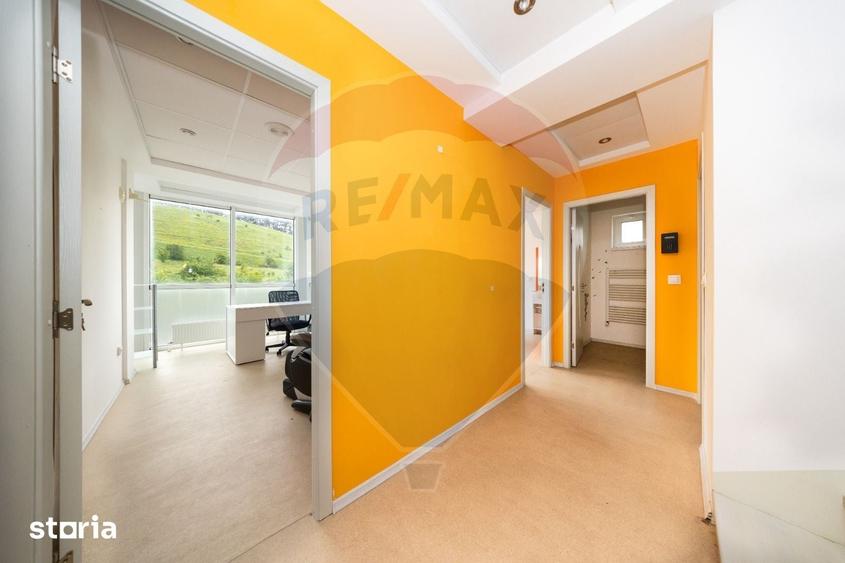 Spațiu comercial, de 210 mp, în Sânpetru