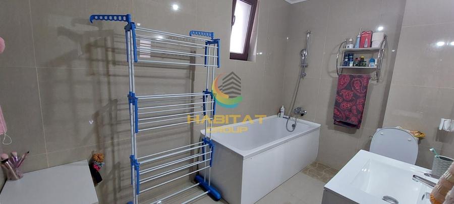 Duplex cu 5 camere cu Canalizare în Central