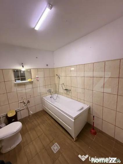 Casă cu 11 camere cu Teren 720 Mp în Ultracentral