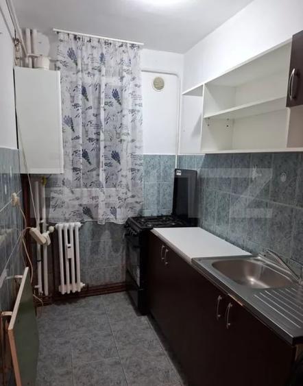 Apartament cu 2 camere nedecomandat, mobilat în Podu Roș