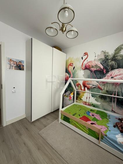 Apartament cu 3 camere semidecomandat, mobilat în Pipera
