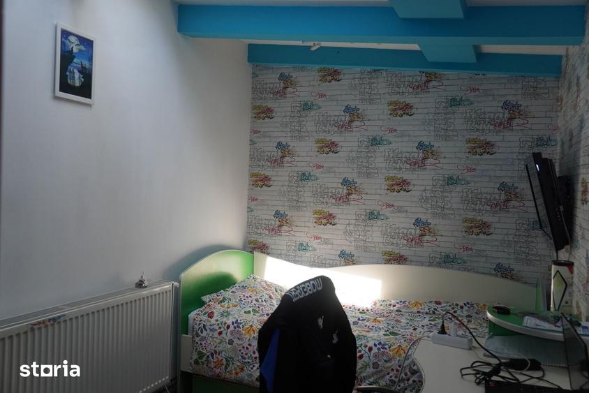 Casă cu 7 camere cu Teren 270 Mp în Grozăvești