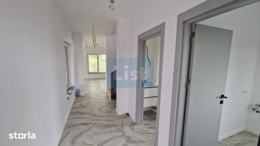Casă cu 4 camere cu Teren 412 Mp în Recea