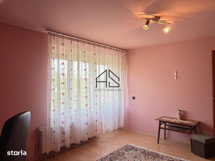 Casă cu 4 camere în Oncea
