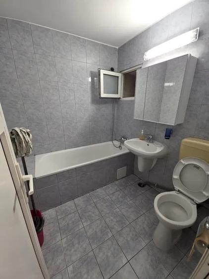 Apartament cu 3 camere semidecomandat, mobilat în Ferdinand