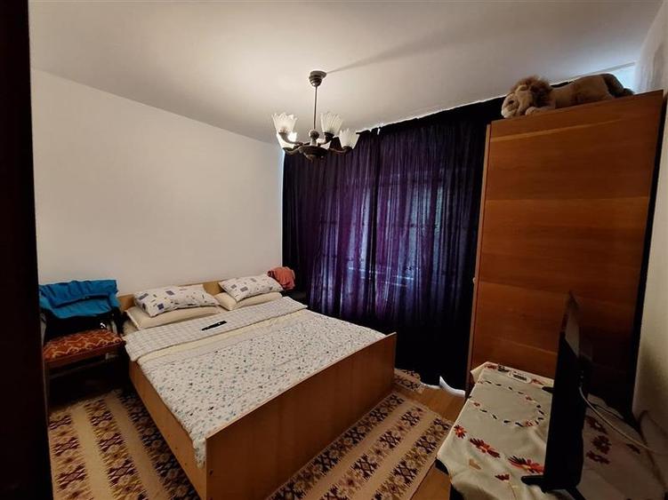Apartament cu 2 camere semidecomandat, mobilat în 9 Mai