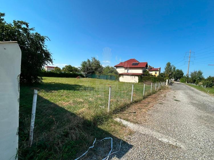 Teren Construcții intravilan de 1000 mp, în Albert