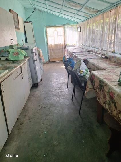 Casă cu 3 camere cu Teren 1686 Mp în Central