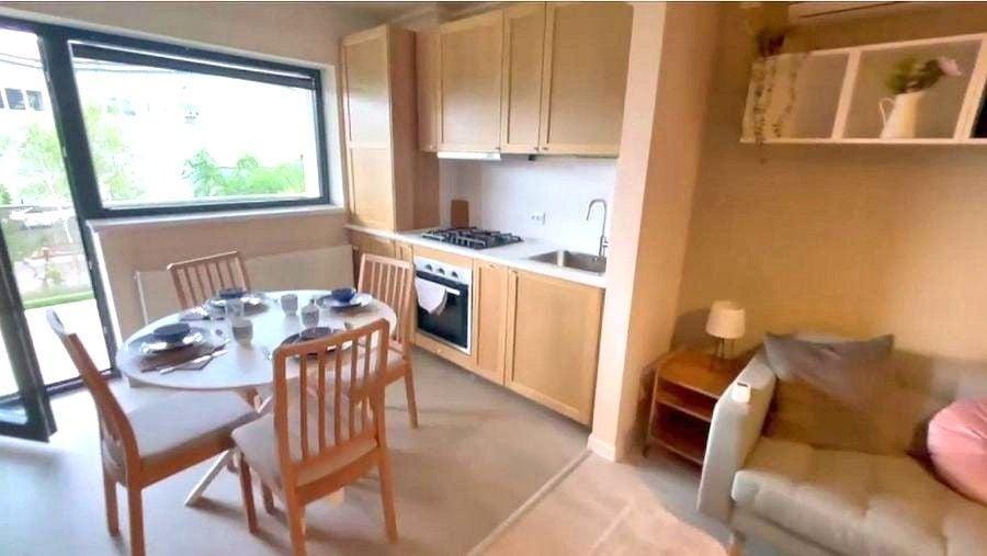 Apartament cu 2 camere decomandat în Titan
