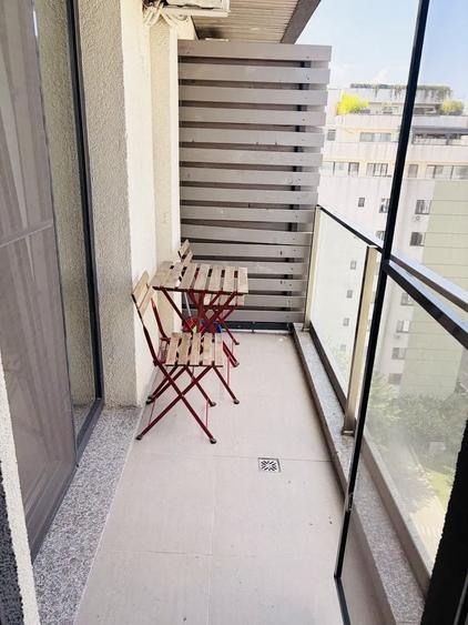Apartament cu 2 camere semidecomandat, mobilat în Regie