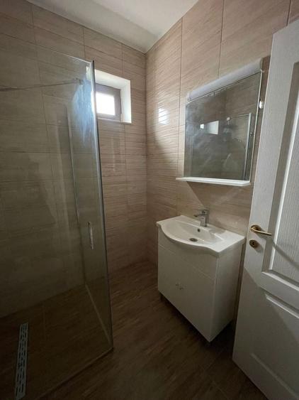 Apartament cu 3 camere decomandat în Viișoara
