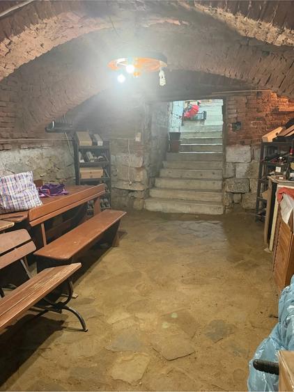 Casă cu Teren 250 Mp în Central