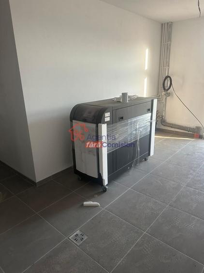 Spațiu industrial, de 2,300 mp, în Miroslava